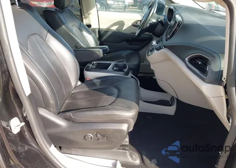 2021 Chrysler Pacifica Hybrid Touring L z USA, uszkodzony, nr VIN 2C4RC1L77MR536078